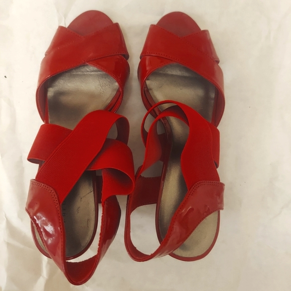 Red Wedge Platform Heeled Shoe - Picture 1 of 7